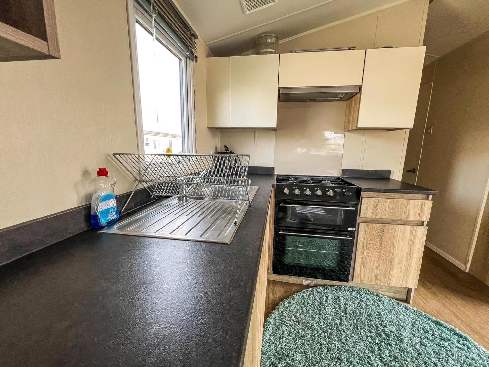 Modern 6 Berth Caravan With Wifi At St Osyth Beach In Essex Ref 28051Fv クラクトン・オン・シー エクステリア 写真